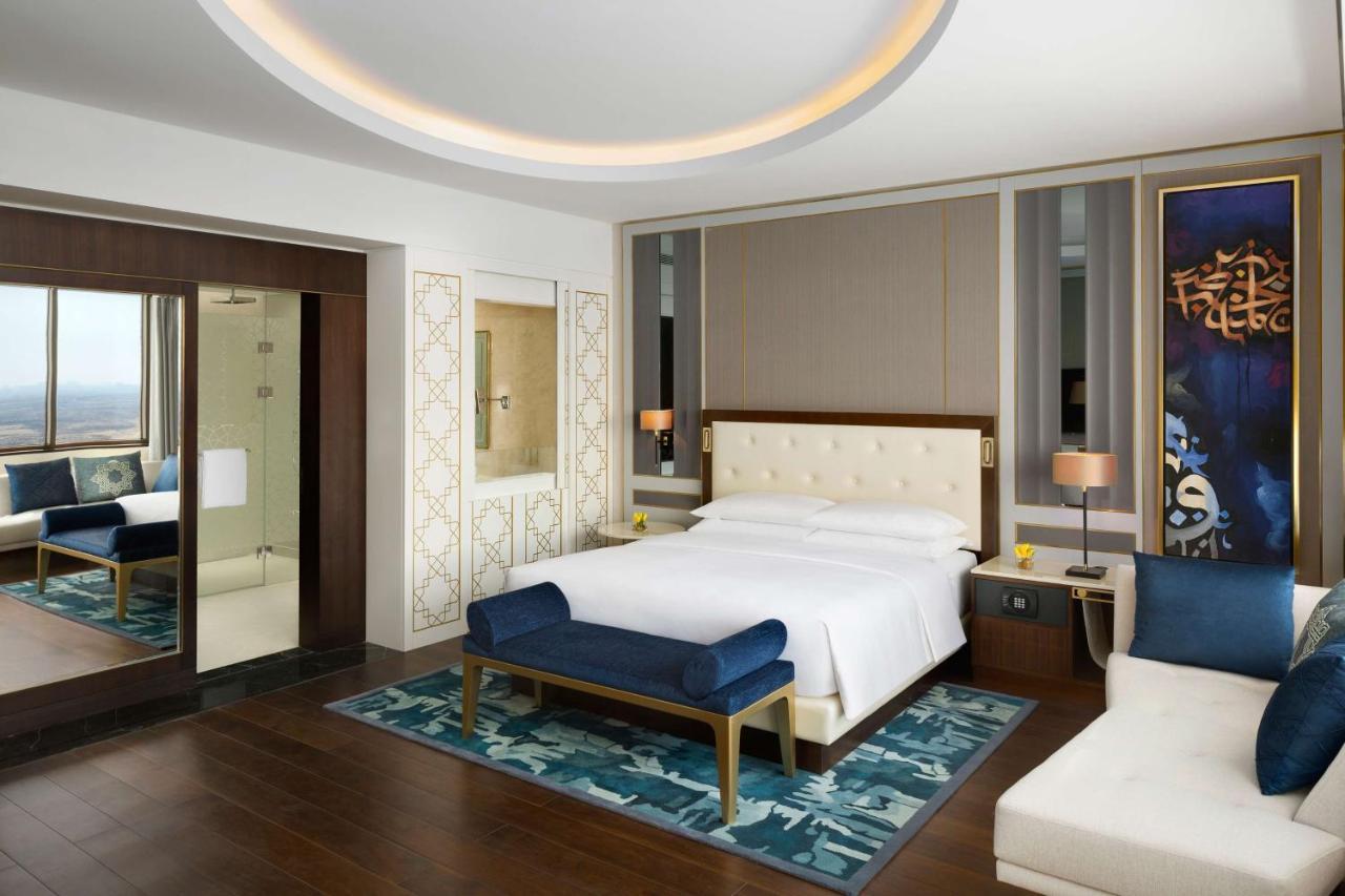 Grand Hyatt And Residences Hotel