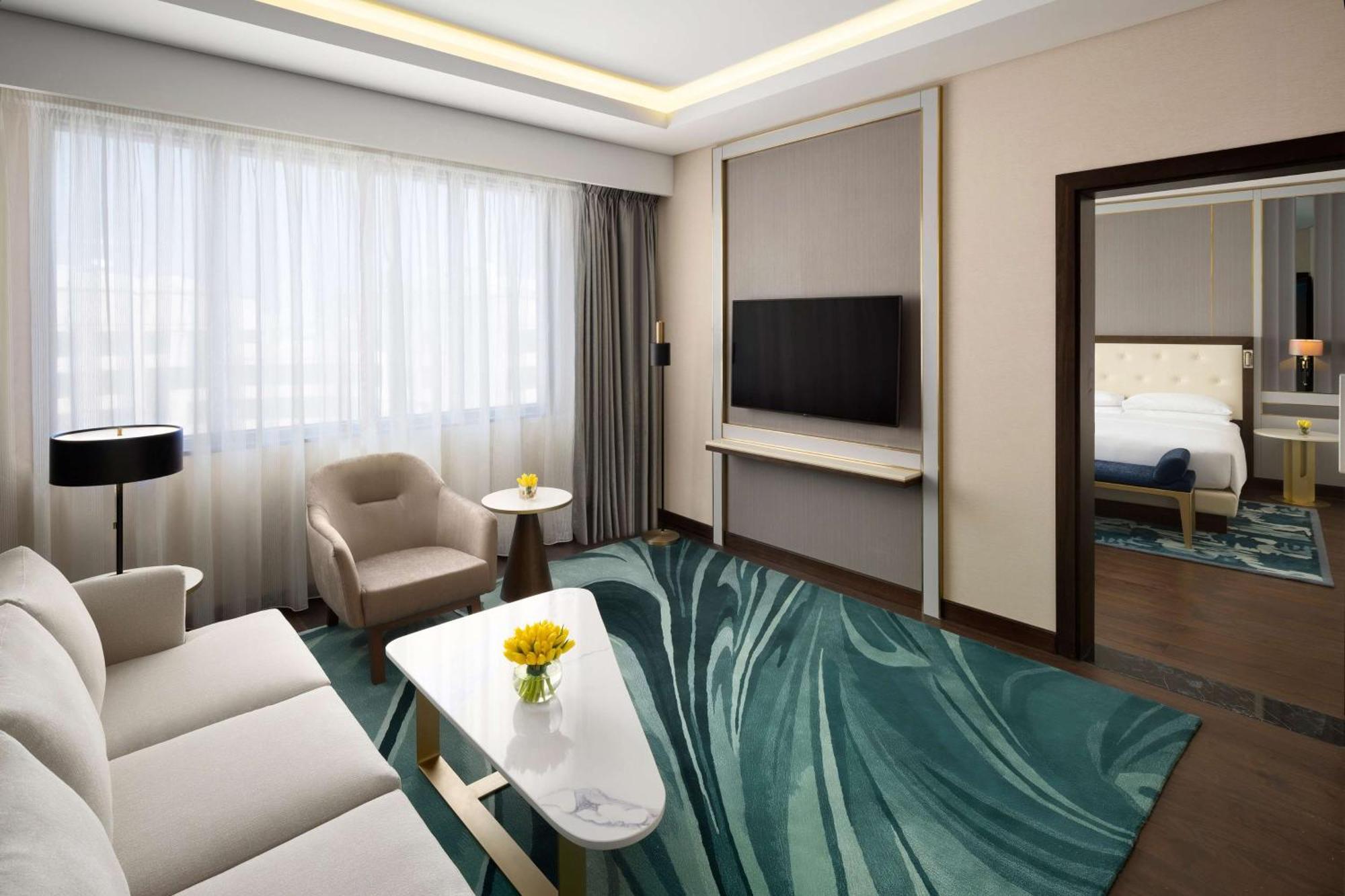 Grand Hyatt And Residences 5*