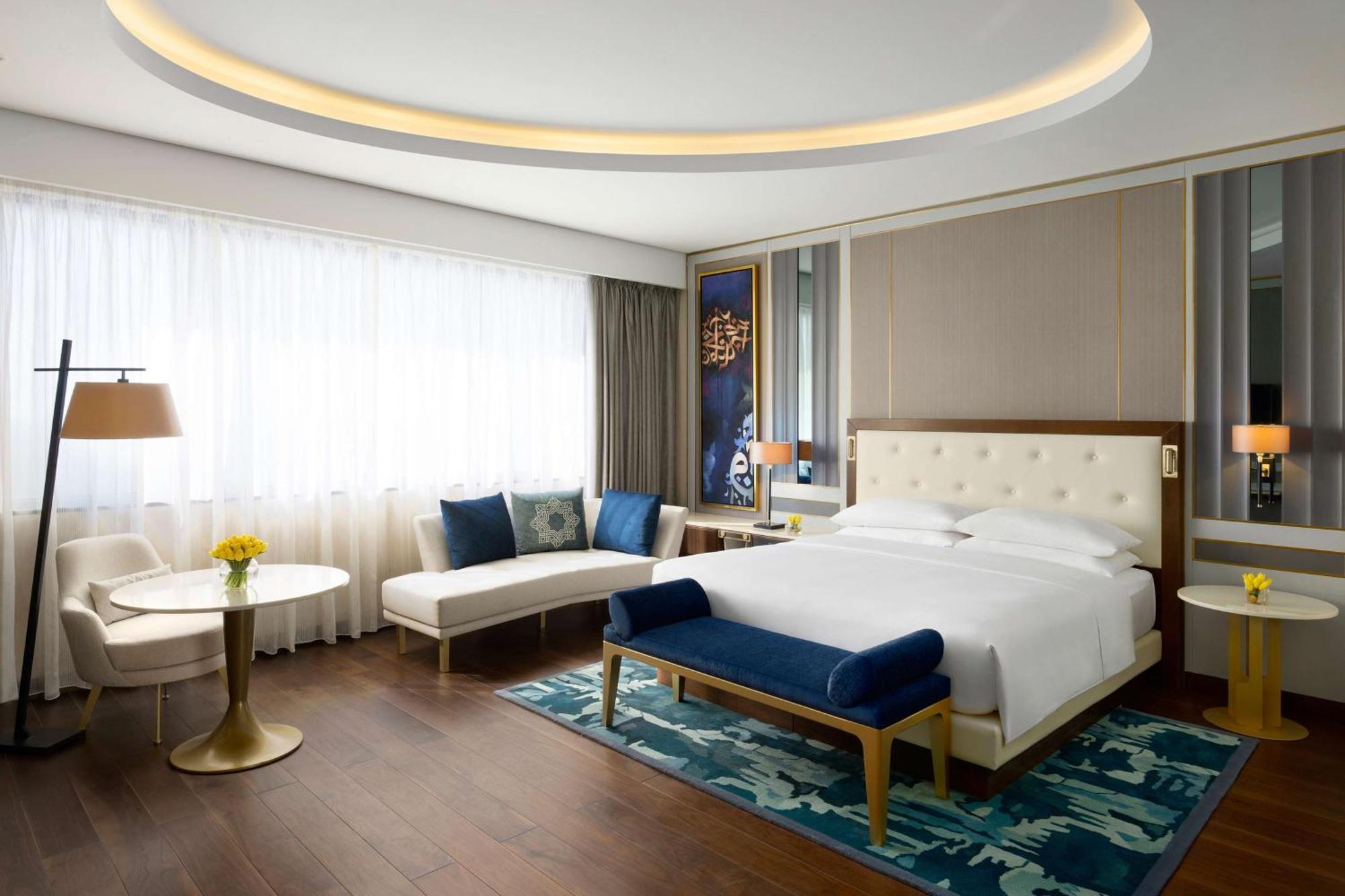 Grand Hyatt And Residences 5*